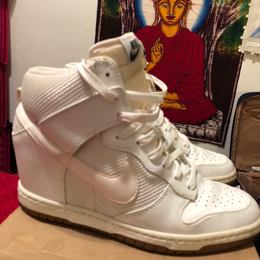 Nike Womens Dunk Sky Hi Mesh Sneakers